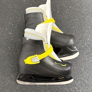 VIC Lil’ Pro Recreational Ice Skates 10/11